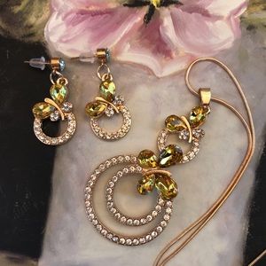 Beautiful Necklace Earrings BUTTERFLY Set